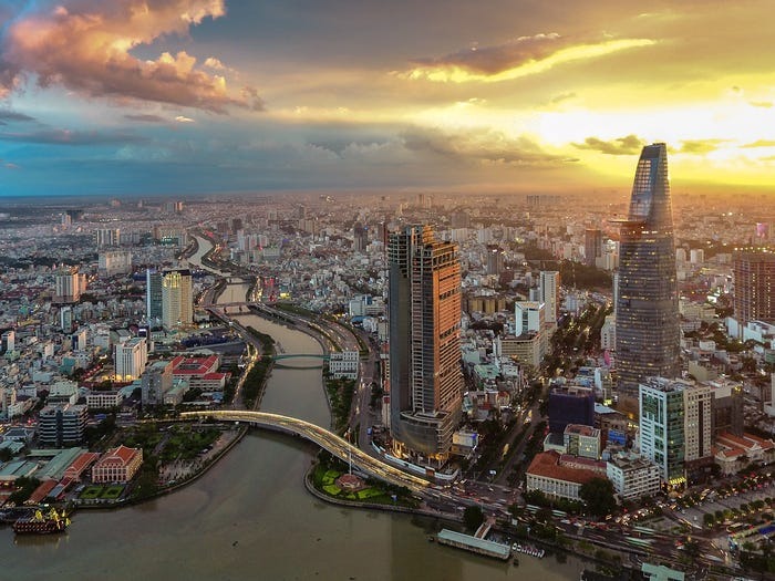 Hành trình định cư và phát triển sự nghiệp của Zola tại Việt Nam